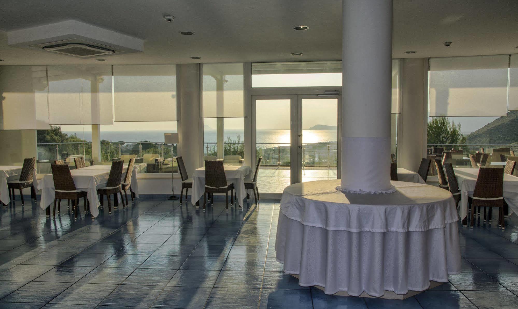 Moresco Park Hotel Sperlonga Ngoại thất bức ảnh